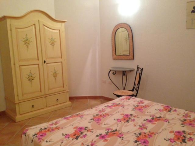 Appartamenti Rena Majore Aglientu Esterno foto